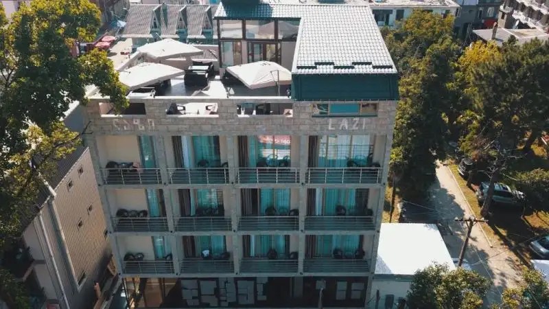 HOTEL LAZI