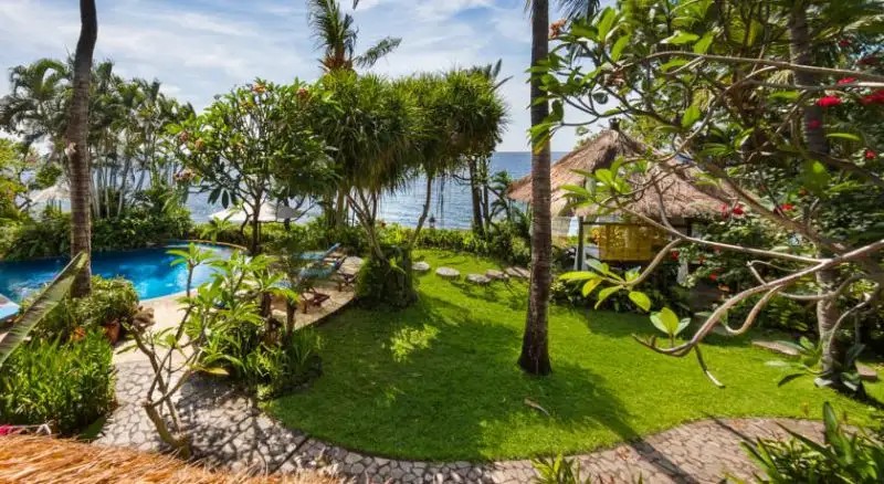 SANTAI BALI