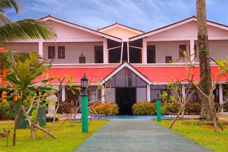 LIFE AYURVEDA RESORT