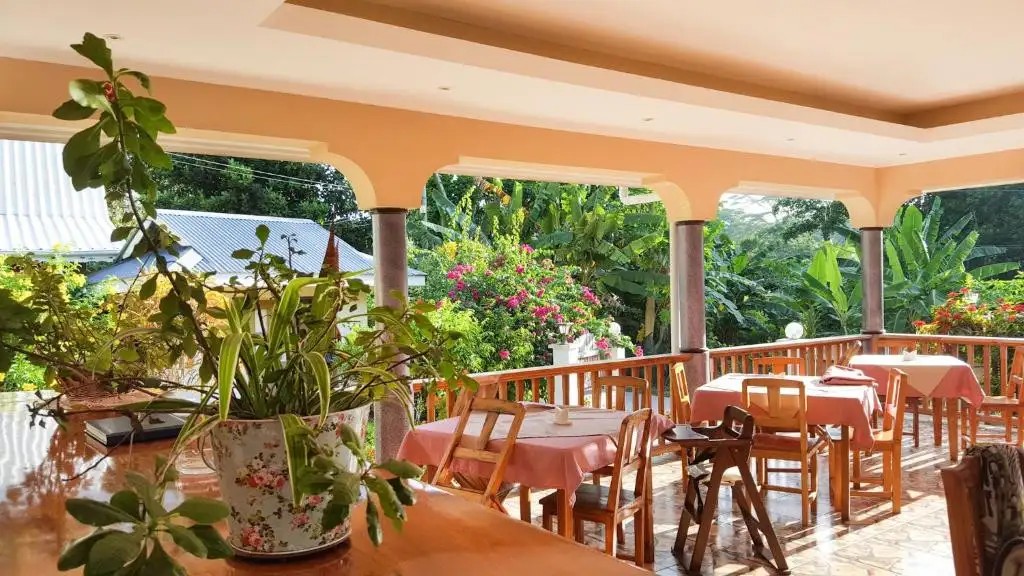 BERNIQUE GUEST HOUSE
