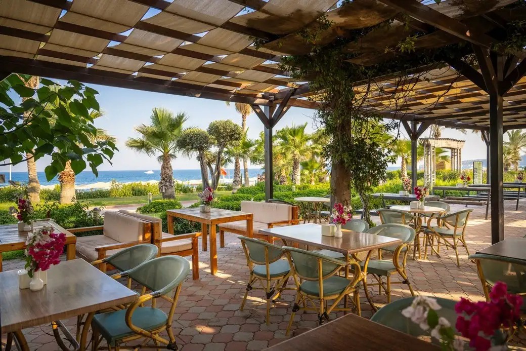 LOCEANICA BEACH RESORT HOTEL