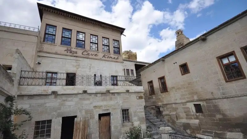 HAS CAVE KONAK