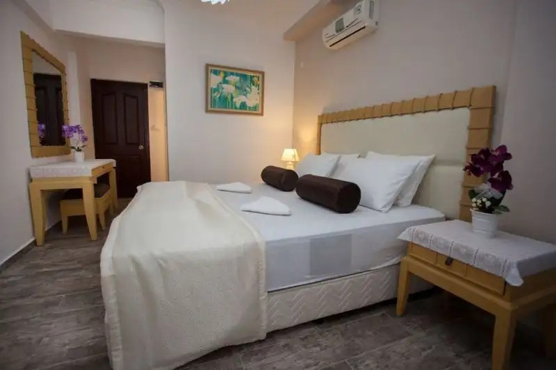LONDON HOTEL