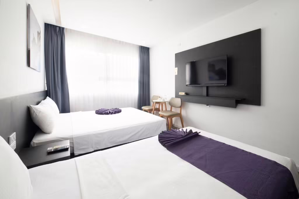 DOLPHIN HOTEL