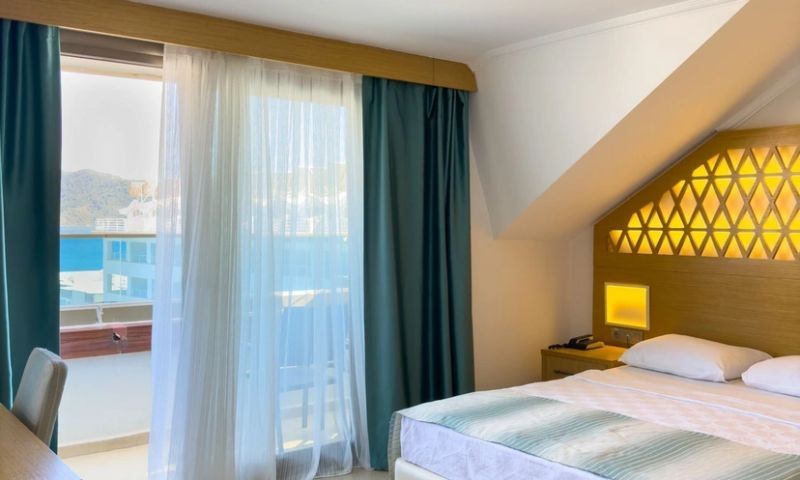 deluxe plus sea view
