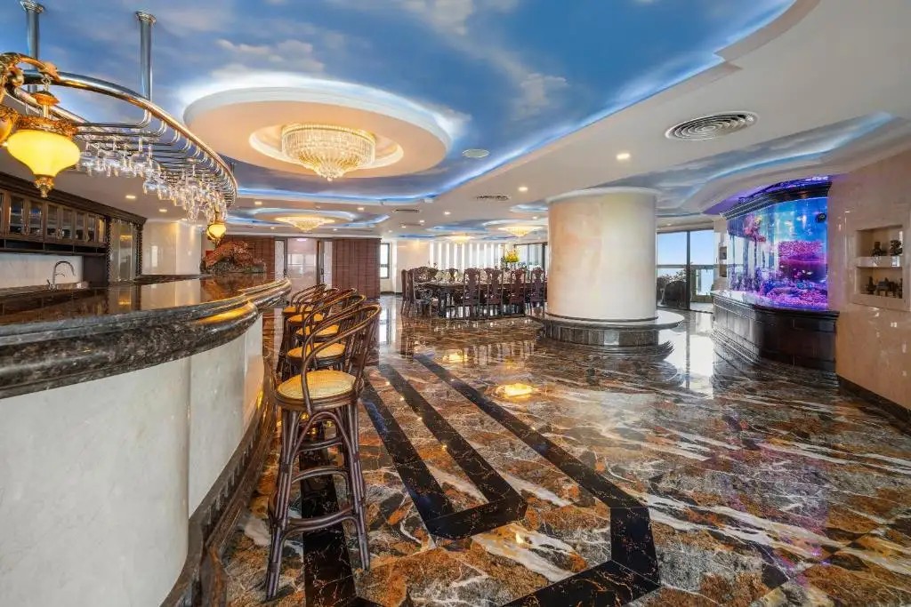 V HOTEL