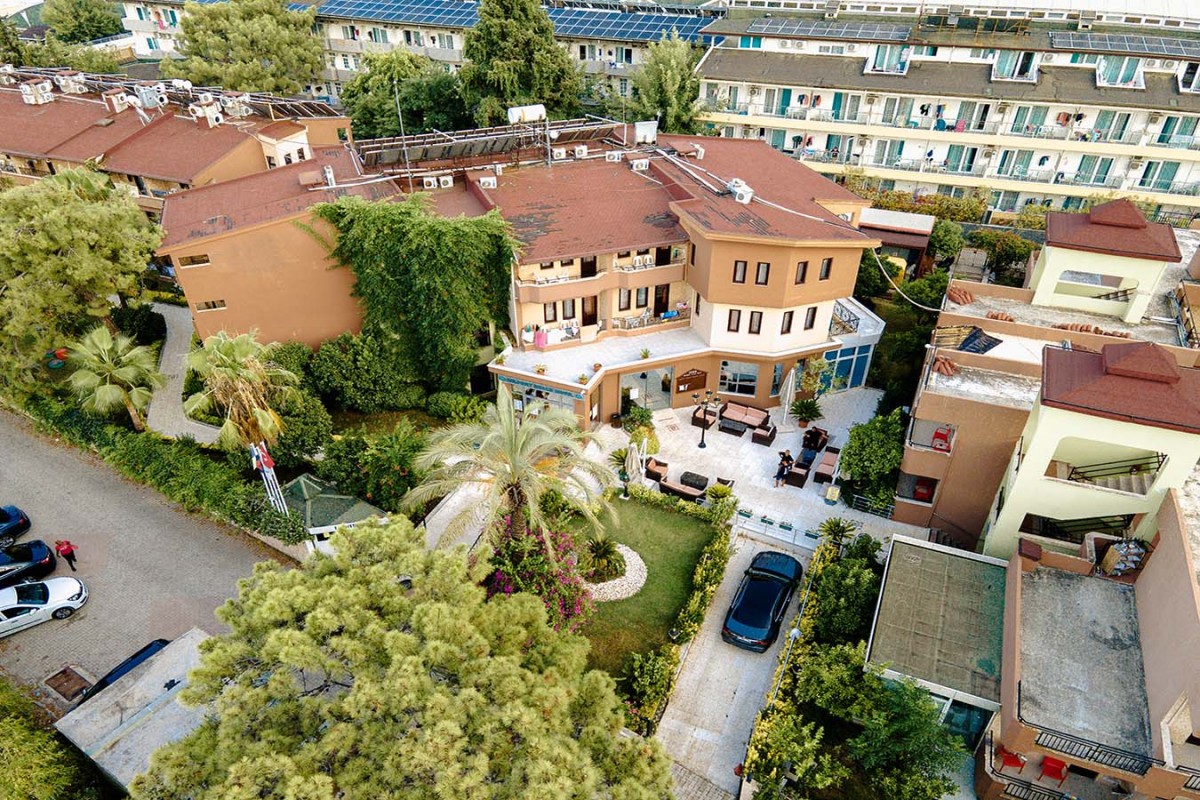 ALERIA BELPORT BEACH HOTEL
