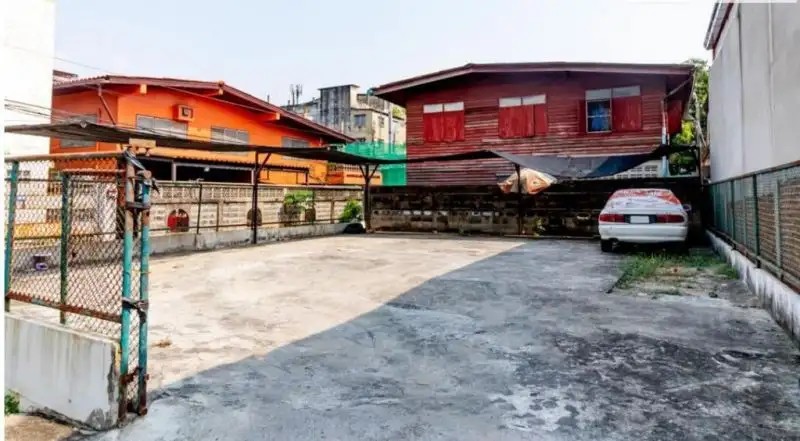 RISKI RESIDENCE BANGKOK-NOI