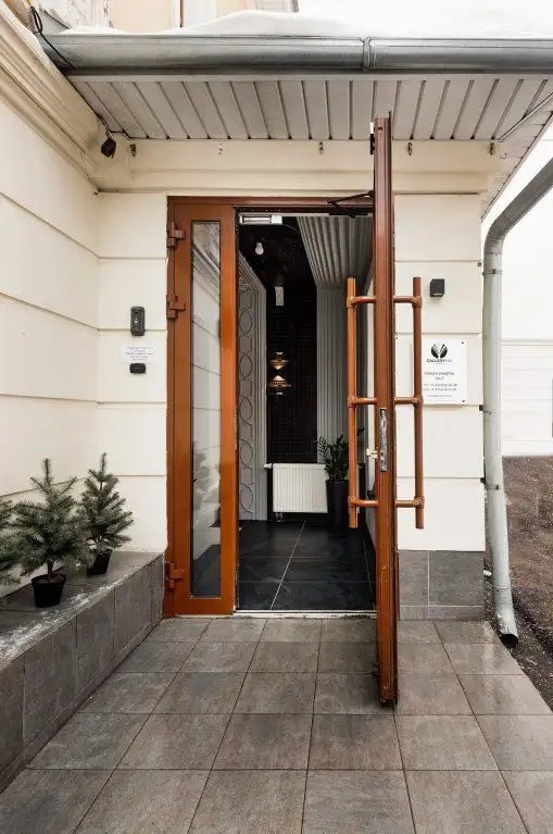 GALLERY INN