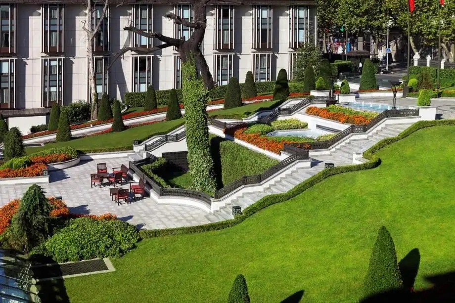 FOUR SEASONS HOTEL ISTANBUL AT THE BOSPHORUS