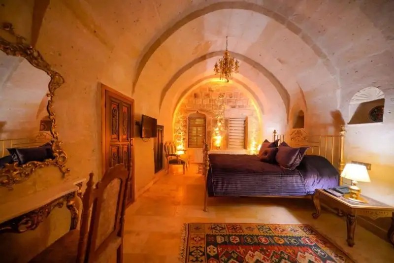 SERENUS CAVE SUITES