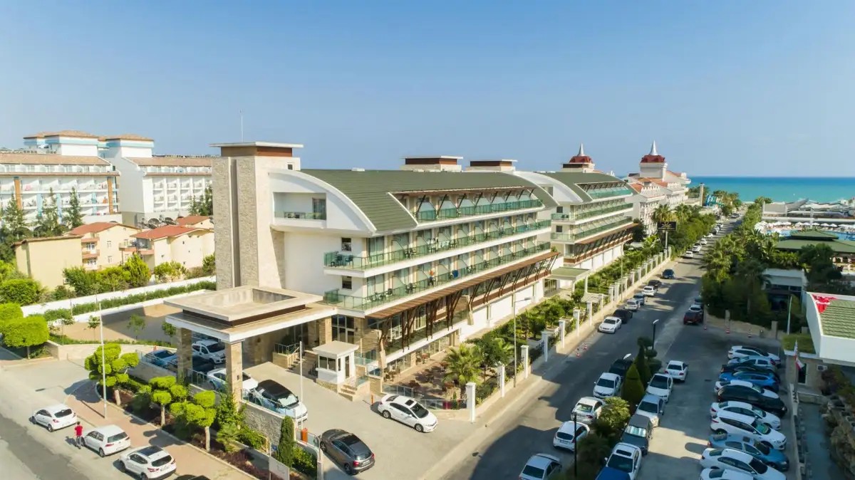 CRYSTAL WATERWORLD PARK RESORT & SPA