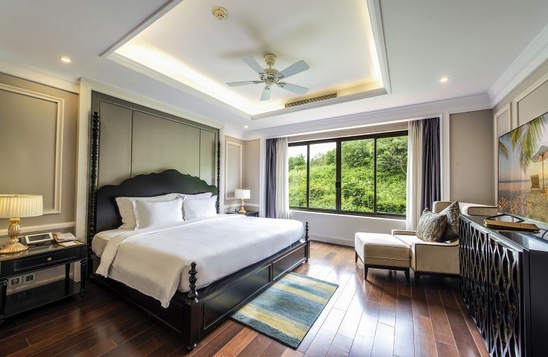 grand junior suite hill view