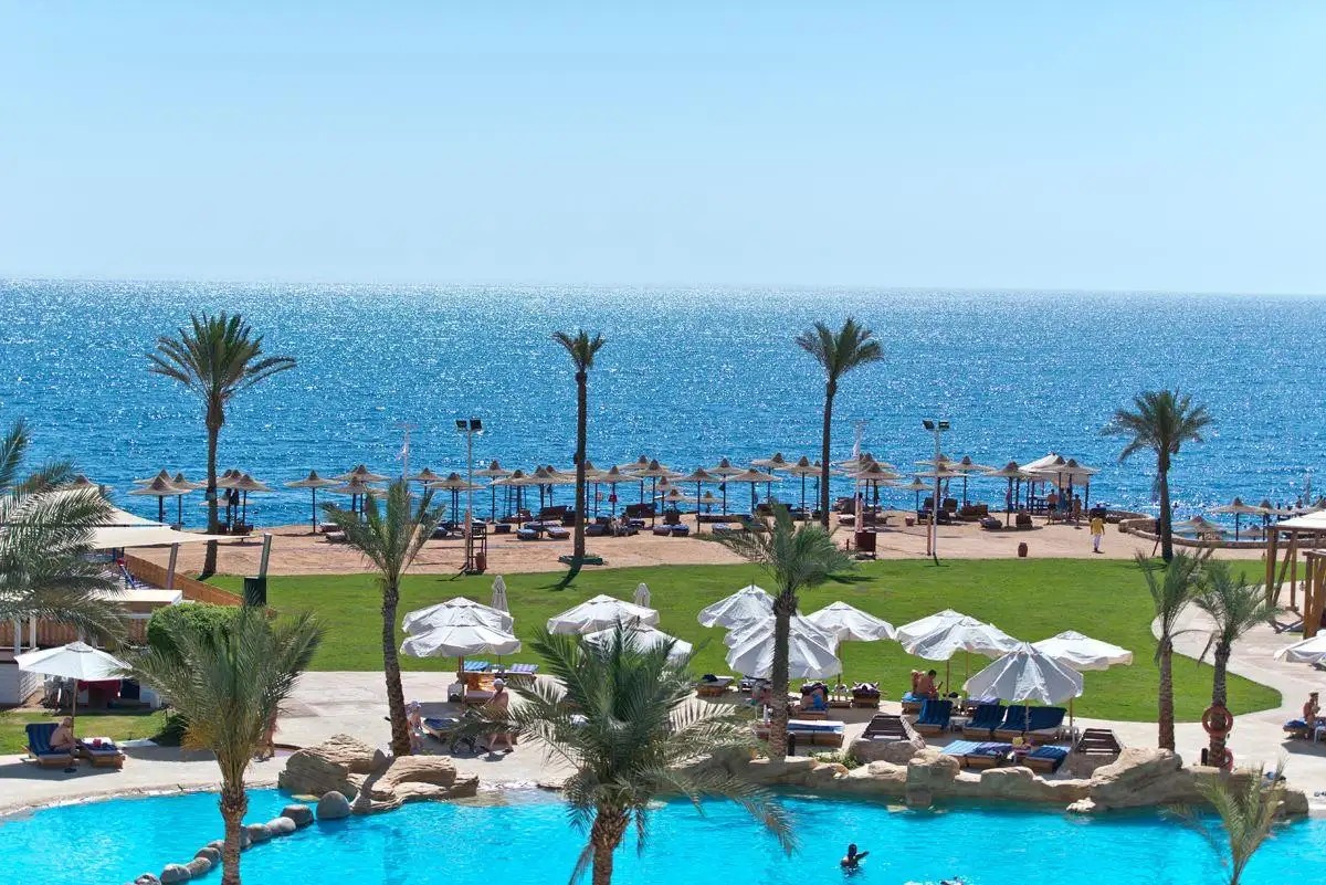 AMPHORAS BEACH