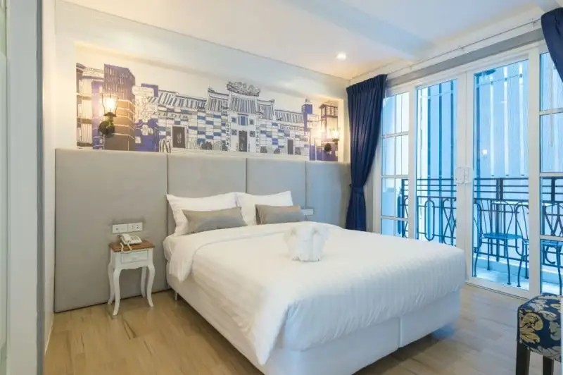 WHITE IVORY BED & BREAKFAST