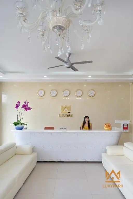LUXY PARK HOTEL