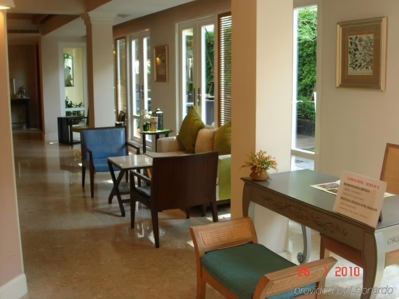 LA PETITE SALIL SUKHUMVIT THONGLOR 1