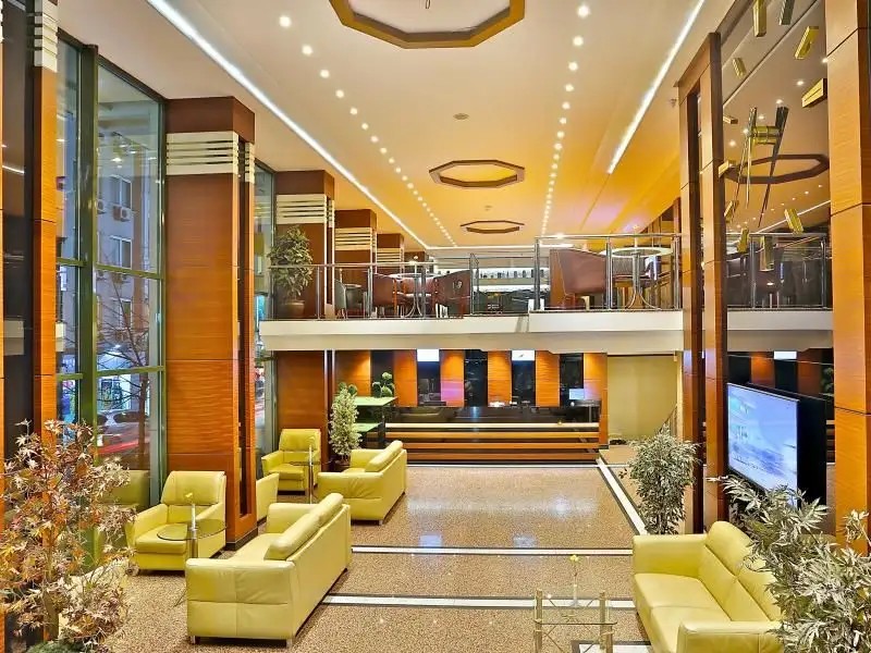 GRAND MADRID (LALELI)