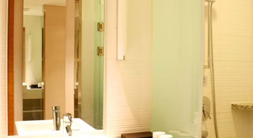 HOLIDAY INN EXPRESS WUJIAOCHANG