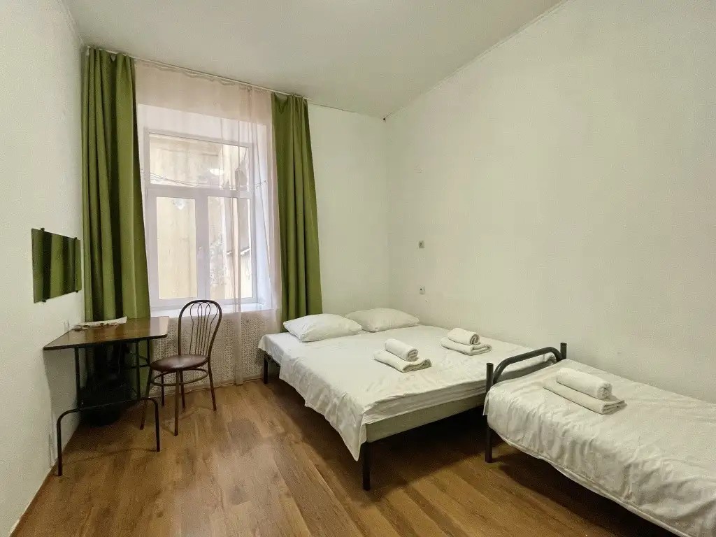 SIMPLE SEASONS ROOMS