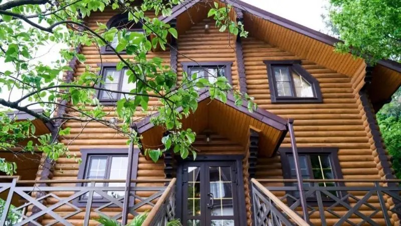 LEO HOUSE (ЛЕО ХАУС)