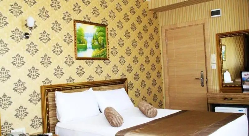 NUANS HOTEL