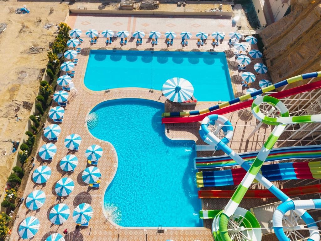 AMC ROYAL HOTEL
