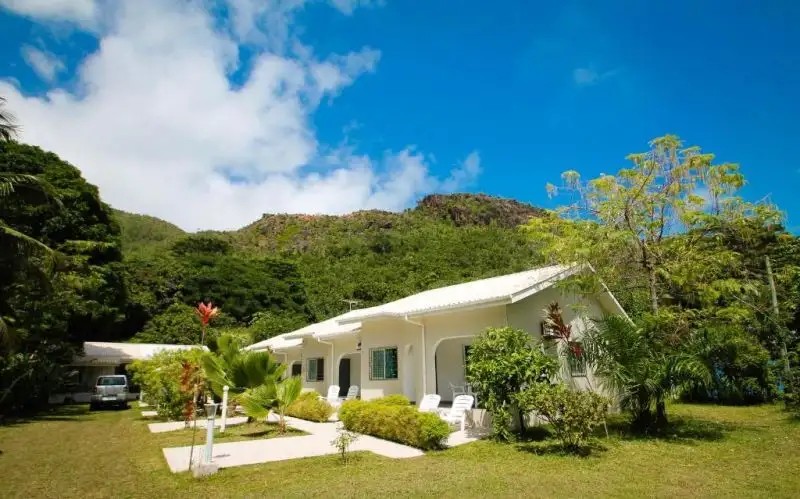 HIDEAWAY HOLIDAY APARTMENTS