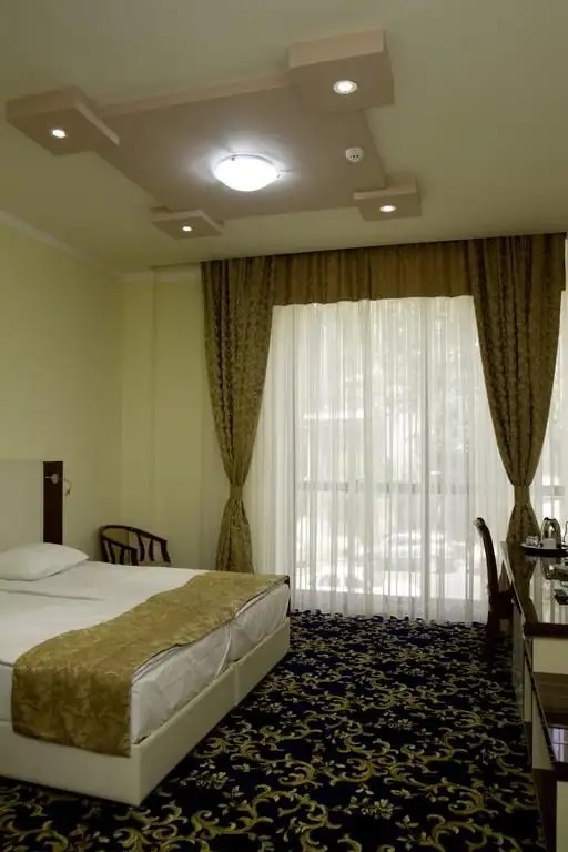 ROYAL PLAZA