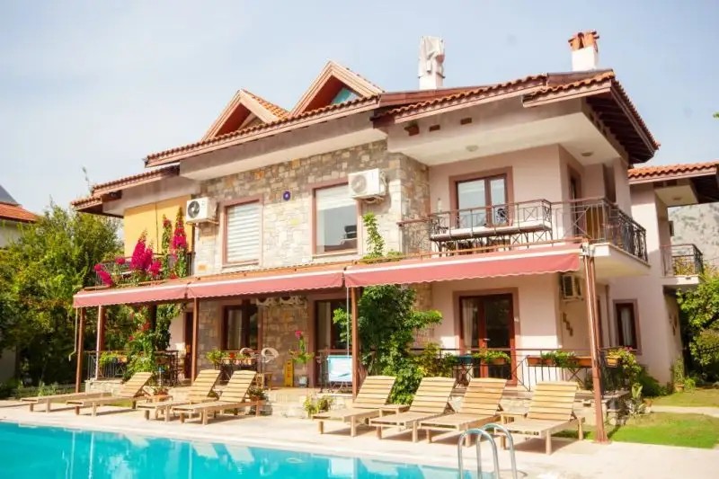 VIRA APART HOTEL & SUITES