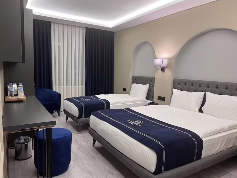 LOFT PLUS HOTEL