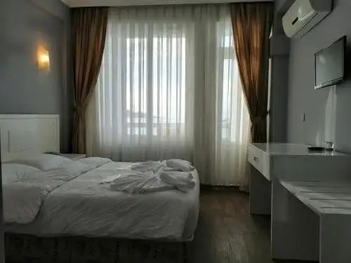 AQUILA BEACH HOTEL