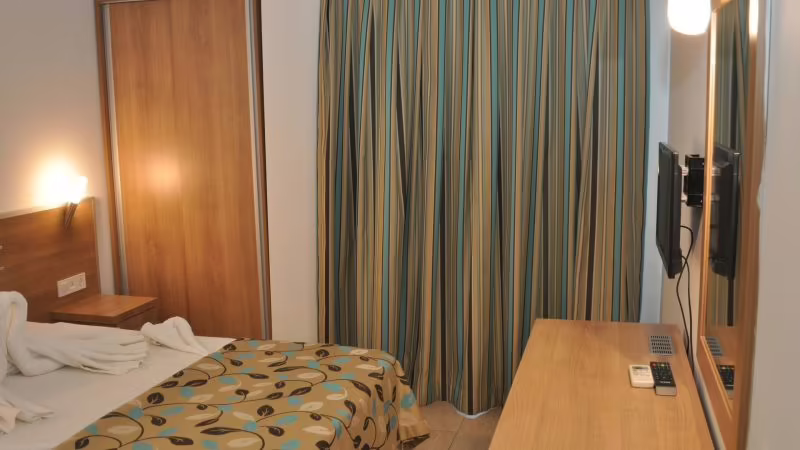 SELENIUM HOTEL
