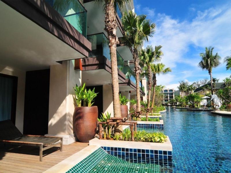 sunset grand deluxe pool access  
