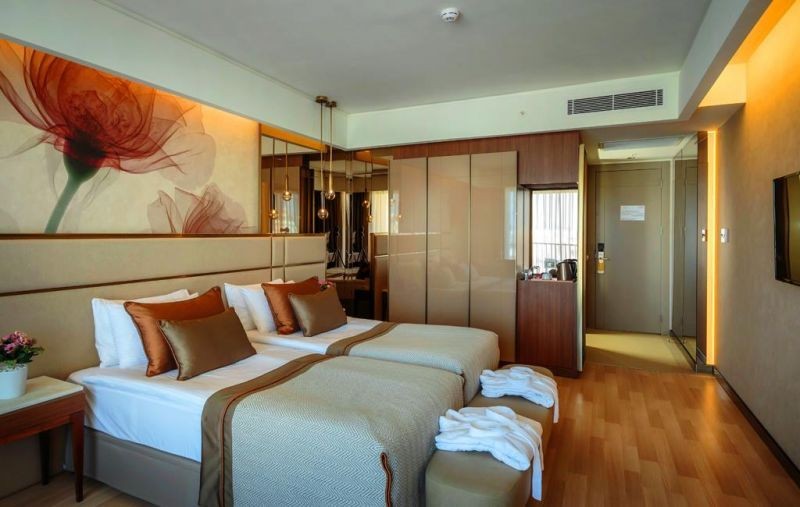 standard side sea view