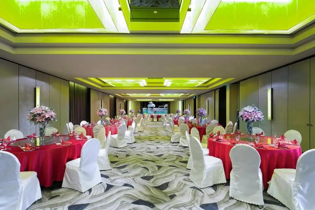GOLDEN TULIP BUND NEW ASIA