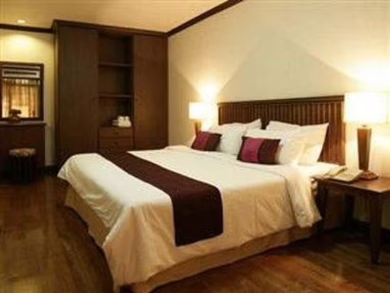 THE VICTORY EXECUTIVE RESIDENCES
