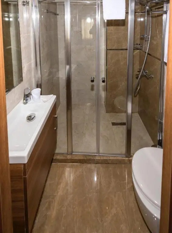 B GUEST HOTEL