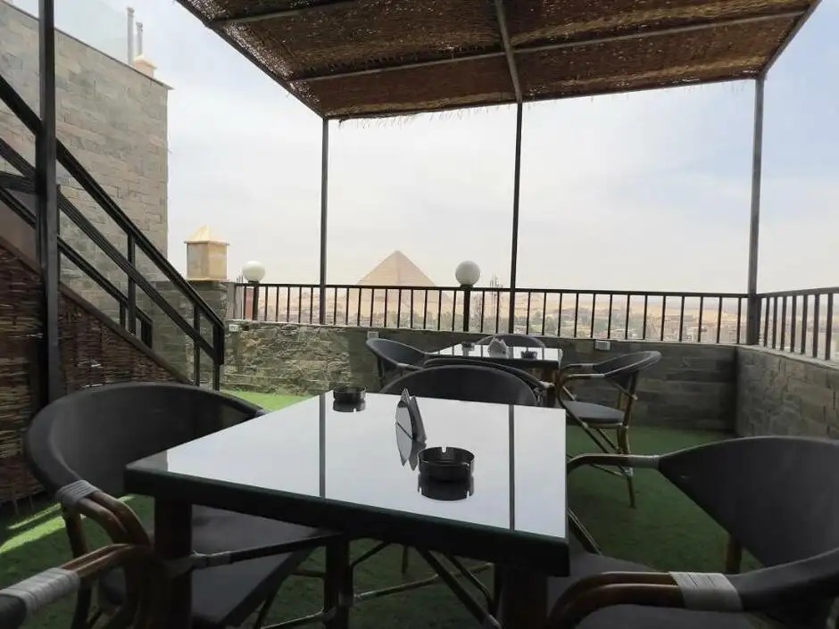 PYRAMIDS TOWER VIEW INN