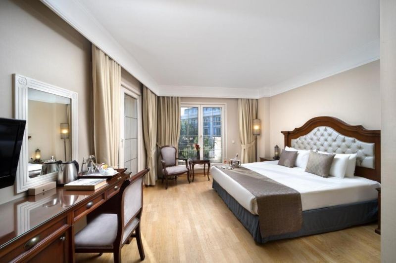 elite with sea view