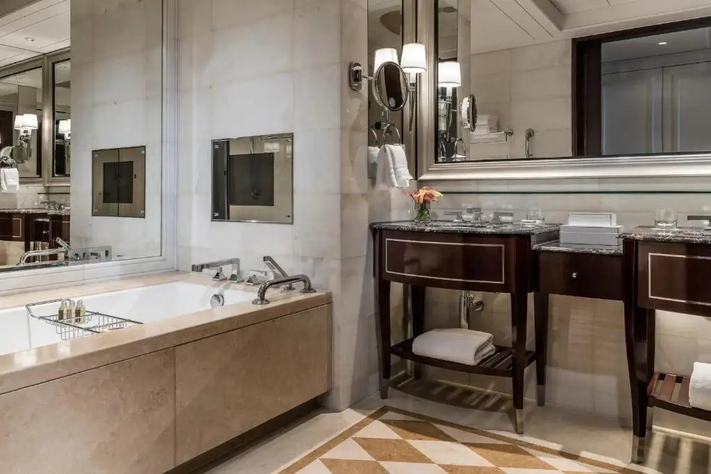 FOUR SEASONS HOTEL MACAO