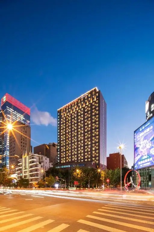 SWISSOTEL GRAND