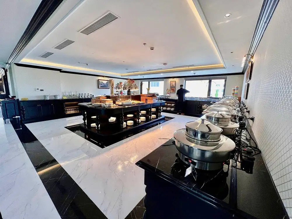 GRAND LUXURY HOTEL