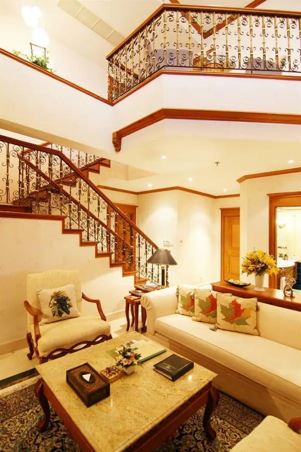 GRAND DIAMOND SUITES