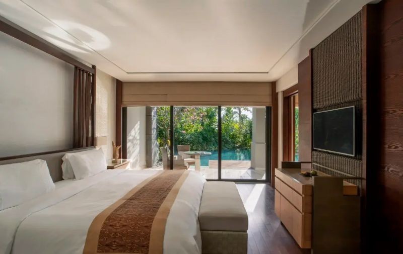 the ritz carlton suite 1 bedroom pool access