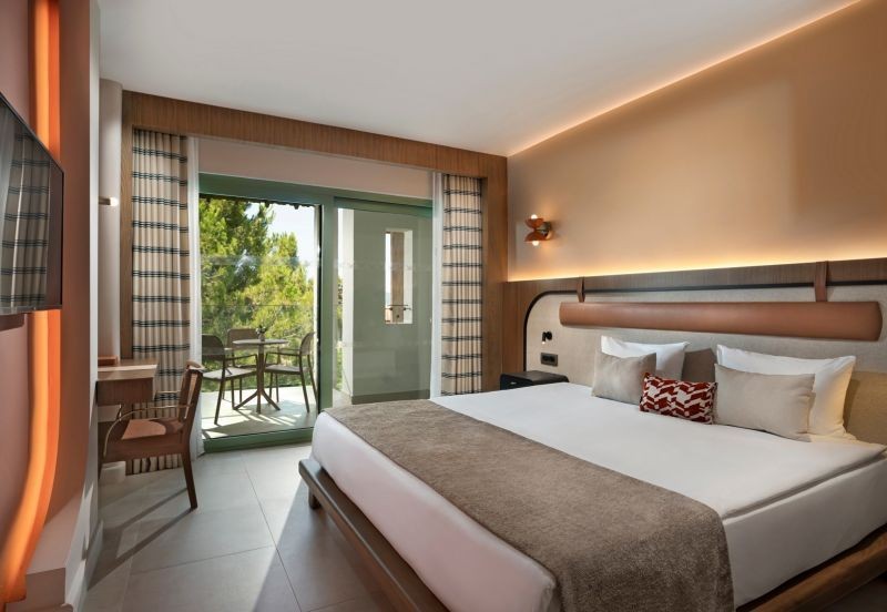 deluxe family side sea view