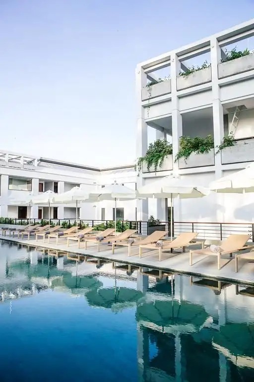 TREELINE URBAN RESORT