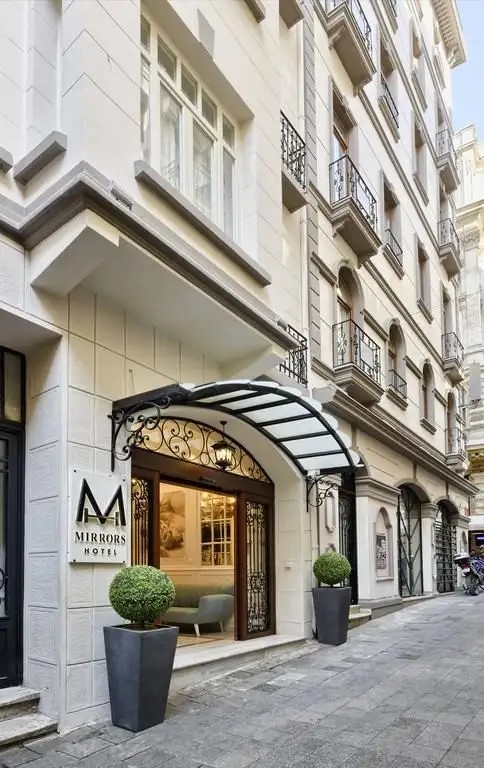 MIRRORS HOTEL