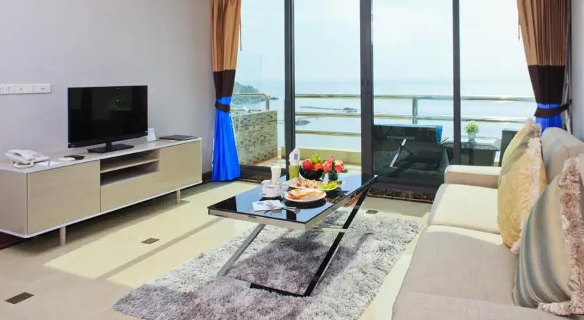 BLUE WAVE HUA HIN