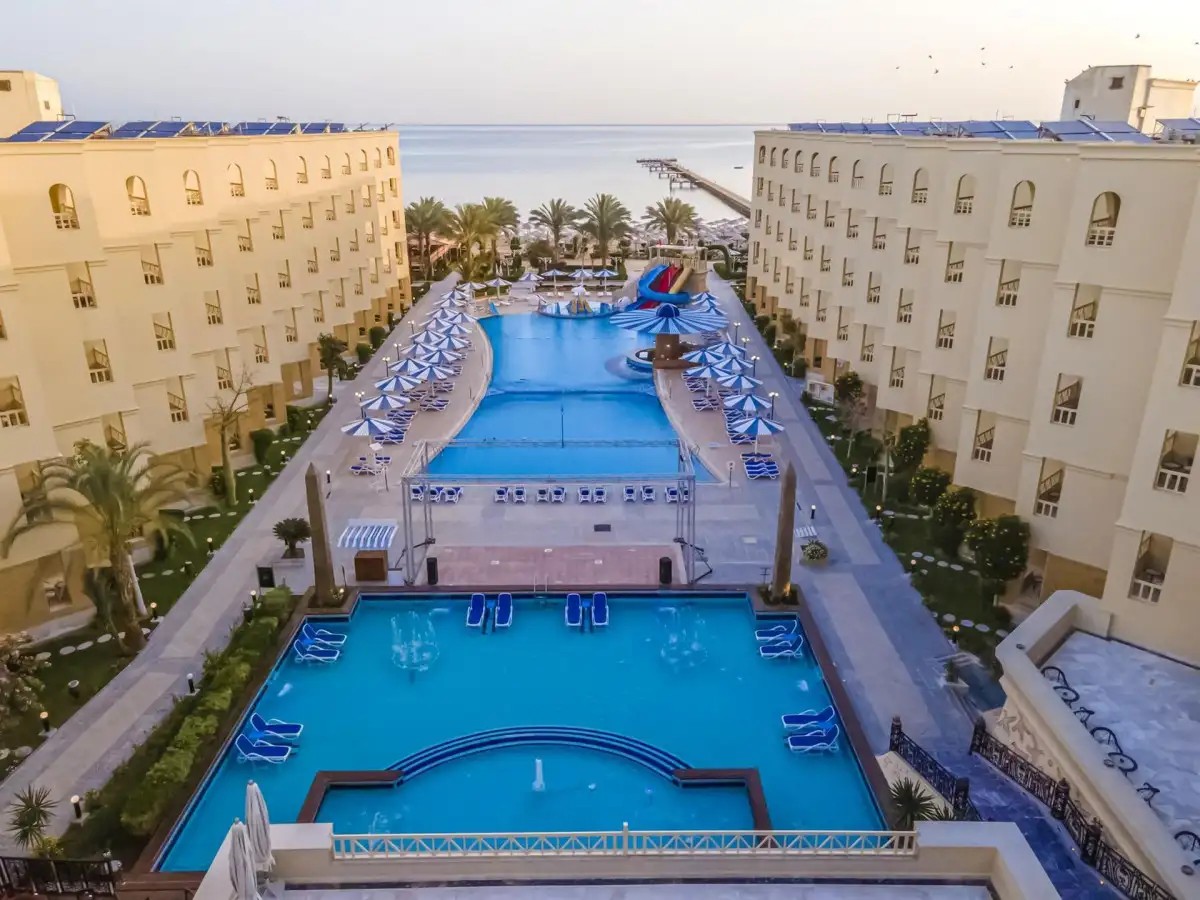 AMC ROYAL HOTEL